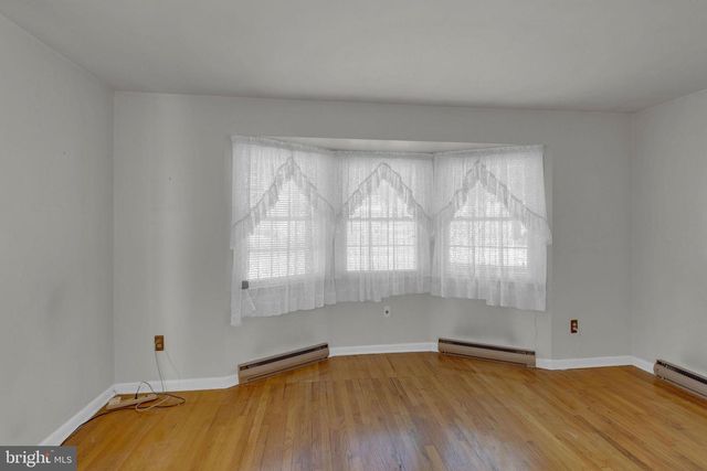 8 HUTCHINSON RD, Allentown, NJ 08501