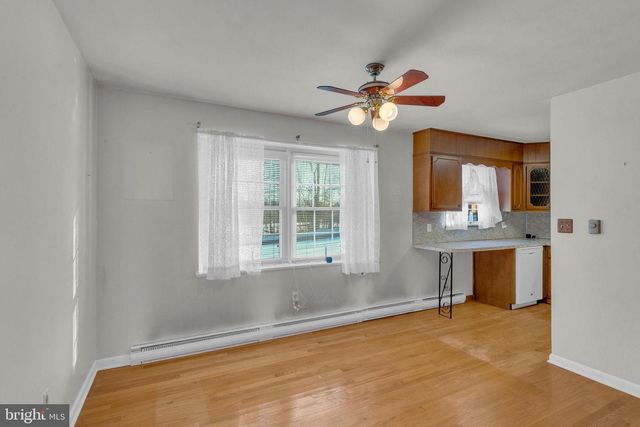 8 HUTCHINSON RD, Allentown, NJ 08501