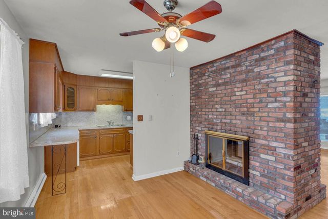 8 HUTCHINSON RD, Allentown, NJ 08501