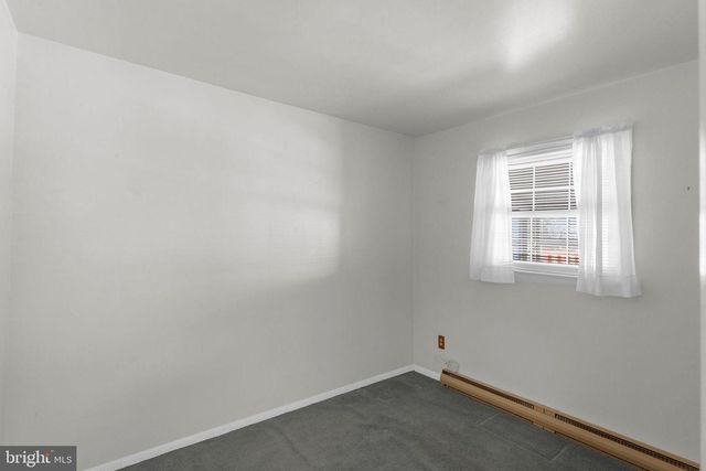 8 HUTCHINSON RD, Allentown, NJ 08501