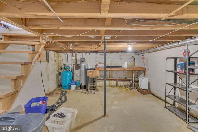 8 HUTCHINSON RD, Allentown, NJ 08501