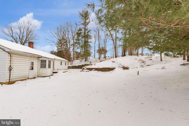 8 HUTCHINSON RD, Allentown, NJ 08501