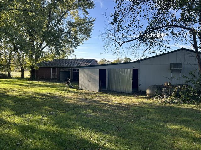 150 N Hwy 62, Avoca, AR 72711