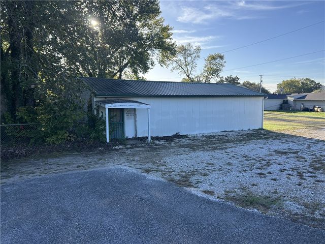 150 N Hwy 62, Avoca, AR 72711