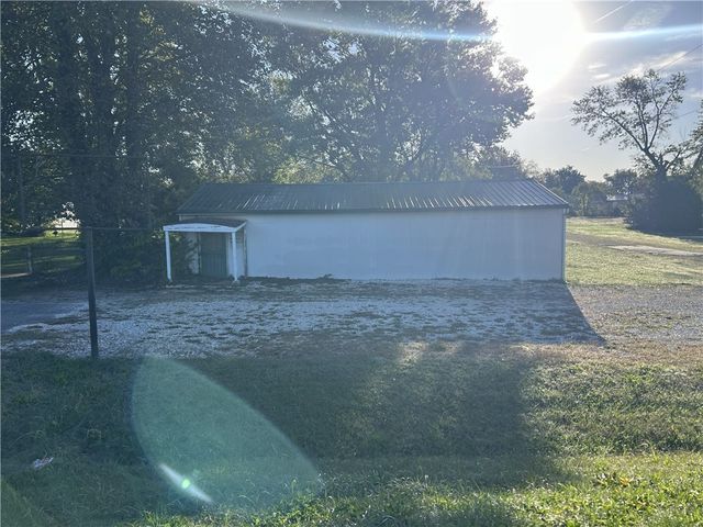 150 N Hwy 62, Avoca, AR 72711