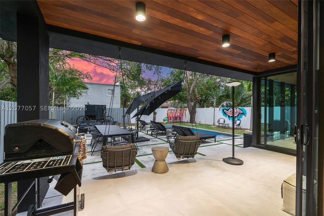 400 NW 49th St, Miami, FL 33127