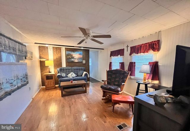 101 MAGNOLIA DR, Barnegat, NJ 08005