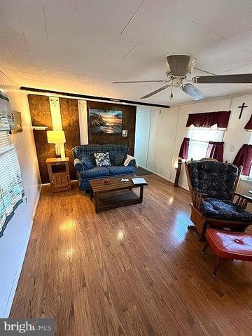 101 MAGNOLIA DR, Barnegat, NJ 08005