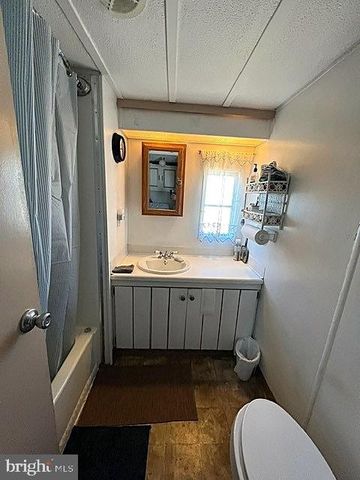 101 MAGNOLIA DR, Barnegat, NJ 08005