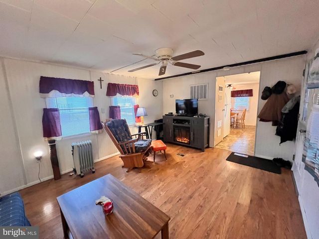 101 MAGNOLIA DR, Barnegat, NJ 08005