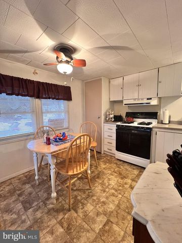 101 MAGNOLIA DR, Barnegat, NJ 08005