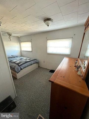 101 MAGNOLIA DR, Barnegat, NJ 08005