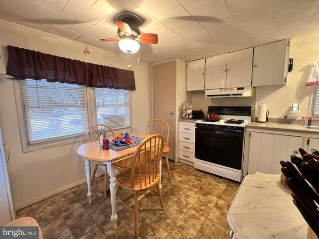 101 MAGNOLIA DR, Barnegat, NJ 08005