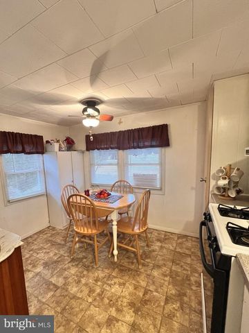 101 MAGNOLIA DR, Barnegat, NJ 08005