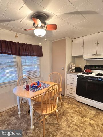 101 MAGNOLIA DR, Barnegat, NJ 08005