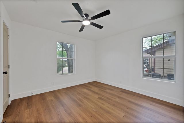 4248 Lorin Avenue, Fort Worth, TX 76105