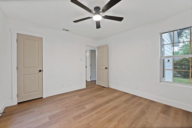 4248 Lorin Avenue, Fort Worth, TX 76105