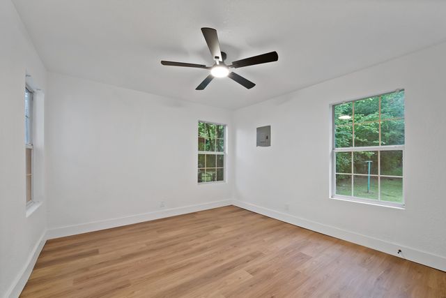 4248 Lorin Avenue, Fort Worth, TX 76105