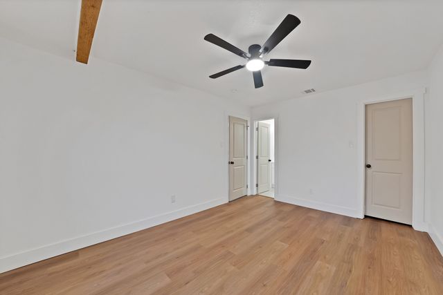 4248 Lorin Avenue, Fort Worth, TX 76105