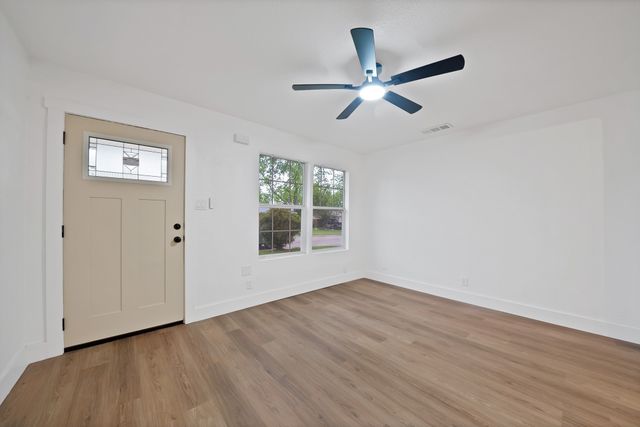 4248 Lorin Avenue, Fort Worth, TX 76105