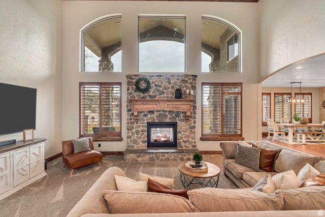 6455 S RAYMOND DR, South Weber, UT 84405