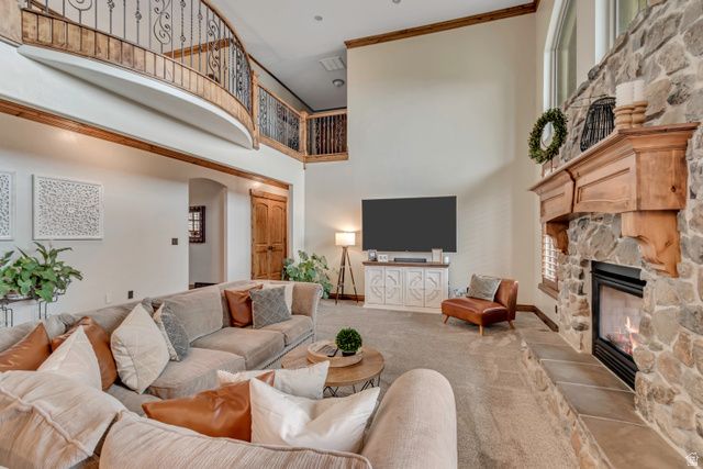 6455 S RAYMOND DR, South Weber, UT 84405