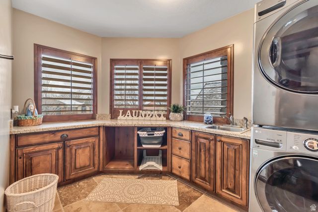 6455 S RAYMOND DR, South Weber, UT 84405