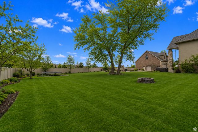 6455 S RAYMOND DR, South Weber, UT 84405