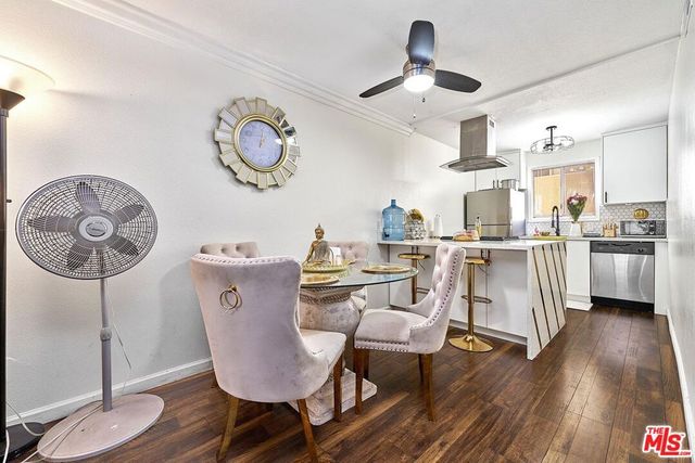 7045 Woodley Avenue 110, Van Nuys, CA 91406