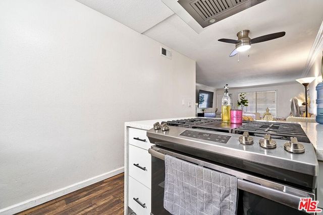 7045 Woodley Avenue 110, Van Nuys, CA 91406