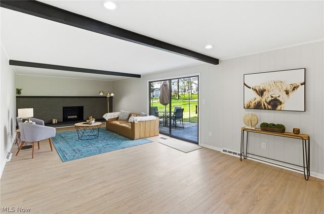 6344 Gale Drive, Seven Hills, OH 44131