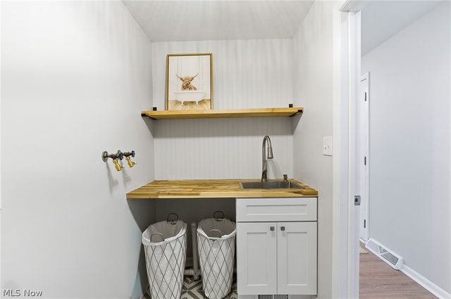 6344 Gale Drive, Seven Hills, OH 44131