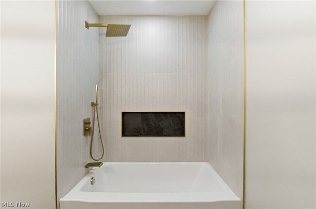 6344 Gale Drive, Seven Hills, OH 44131