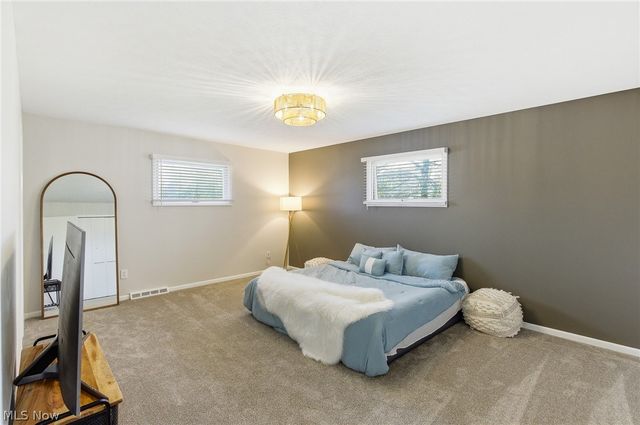 6344 Gale Drive, Seven Hills, OH 44131