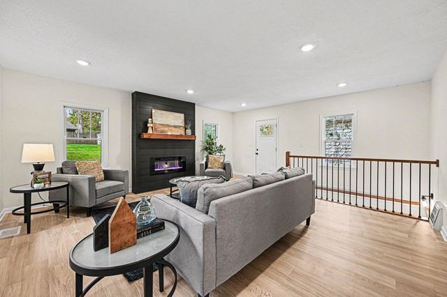 87 Juniper Street, Mahtomedi, MN 55115