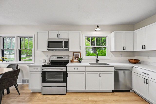 87 Juniper Street, Mahtomedi, MN 55115