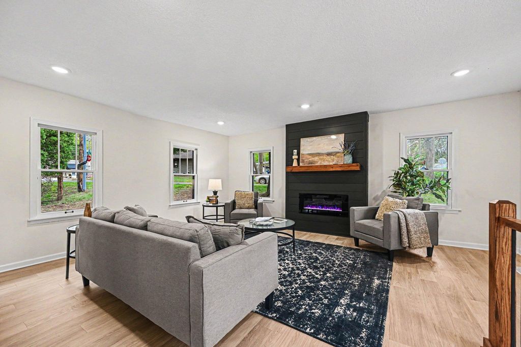 87 Juniper Street, Mahtomedi, MN 55115