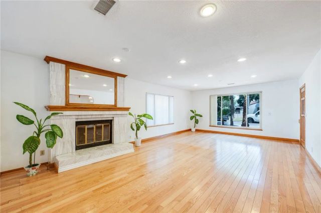 3352 Larga, Los Angeles, CA 90039