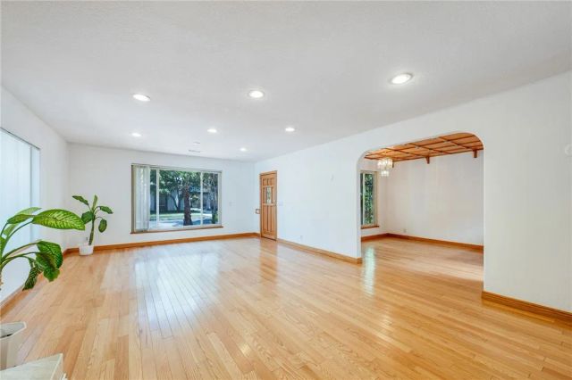 3352 Larga, Los Angeles, CA 90039