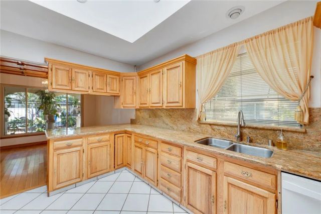 3352 Larga, Los Angeles, CA 90039