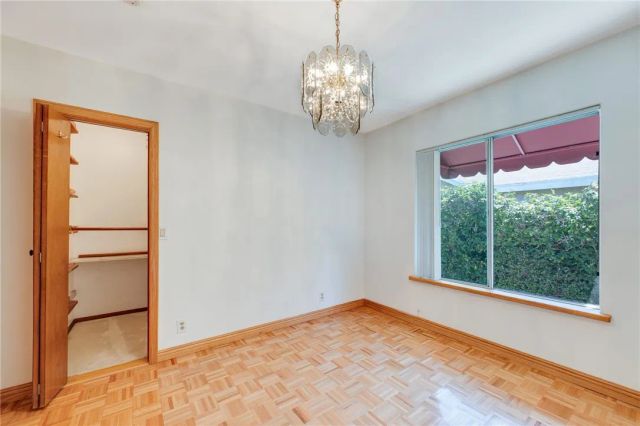 3352 Larga, Los Angeles, CA 90039