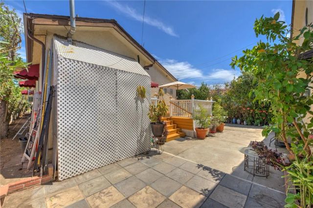3352 Larga, Los Angeles, CA 90039