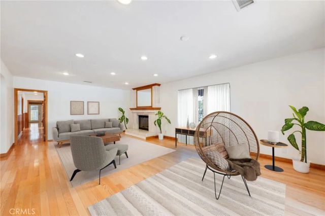 3352 Larga, Los Angeles, CA 90039