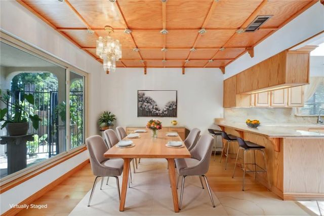 3352 Larga, Los Angeles, CA 90039