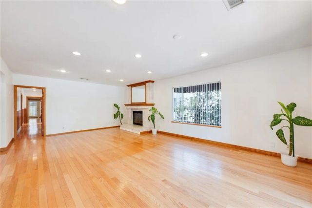 3352 Larga, Los Angeles, CA 90039