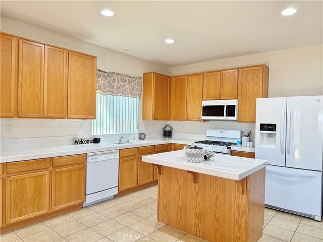 15121 Sorrel Road, Victorville, CA 92394