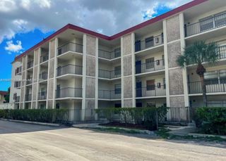 3001 NW 48th Ave 444, Lauderdale Lakes, FL 33313