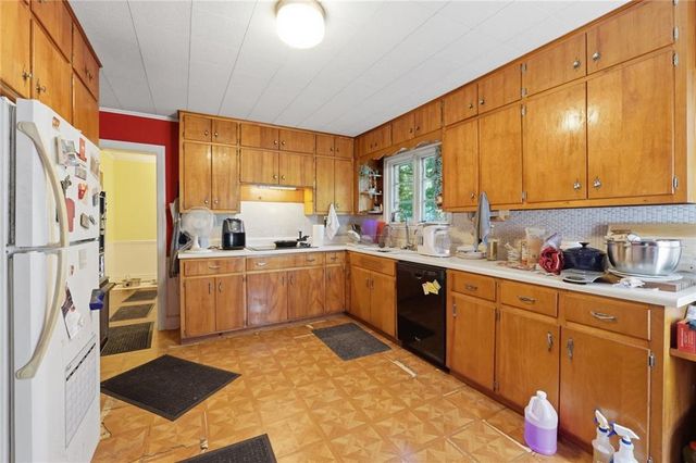 212 Oak Ridge Drive SE, Marietta, GA 30060