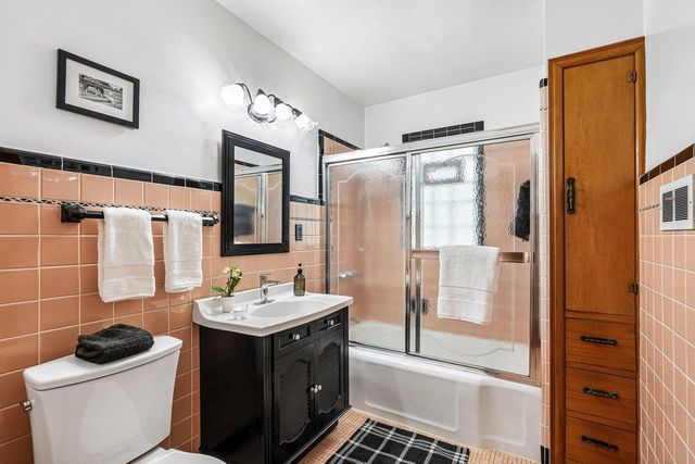 4949 Idlewild AVENUE, Whitefish Bay, WI 53217
