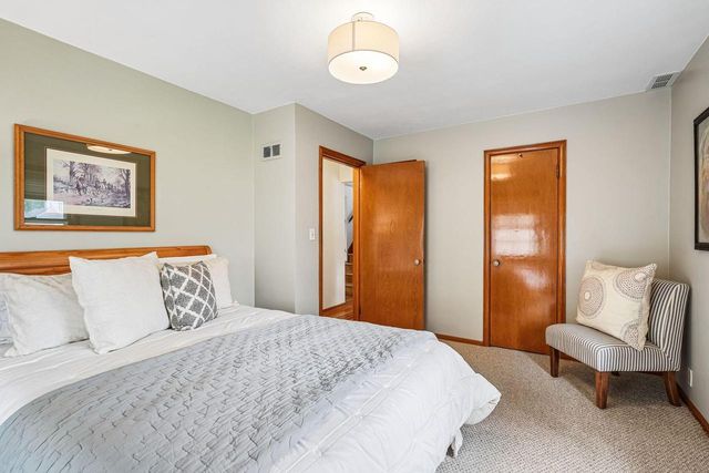 4949 Idlewild AVENUE, Whitefish Bay, WI 53217